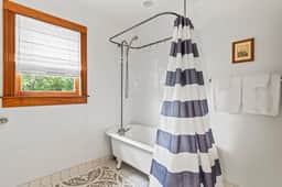 Danz Haus | Historic Home | Baron's Creek - Image 3