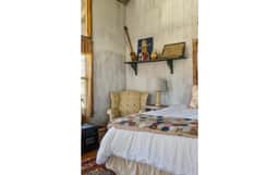 Historical country cabin in Round Top! - Image 3