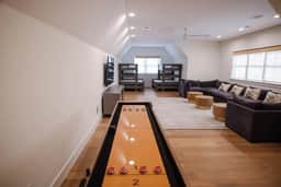 Luxury Home Sleeps 20 Pool & Outdoor Entertainment - Image 3