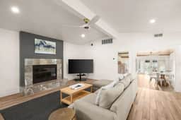 Lake Austin Bungalow | On the Water - Image 4