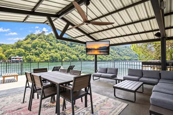 Lake Austin Bungalow | On the Water - Image 1