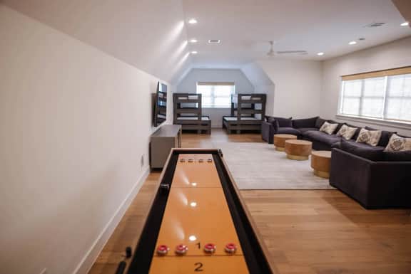 Luxury Home Sleeps 20 Pool & Outdoor Entertainment - Image 3