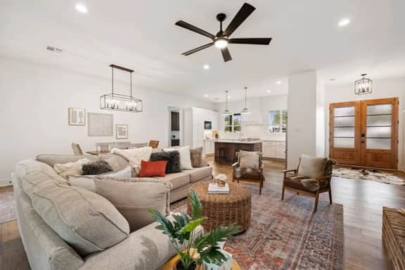 Cozy, sassy & fun! NEW modern farmhouse!! - Image 3